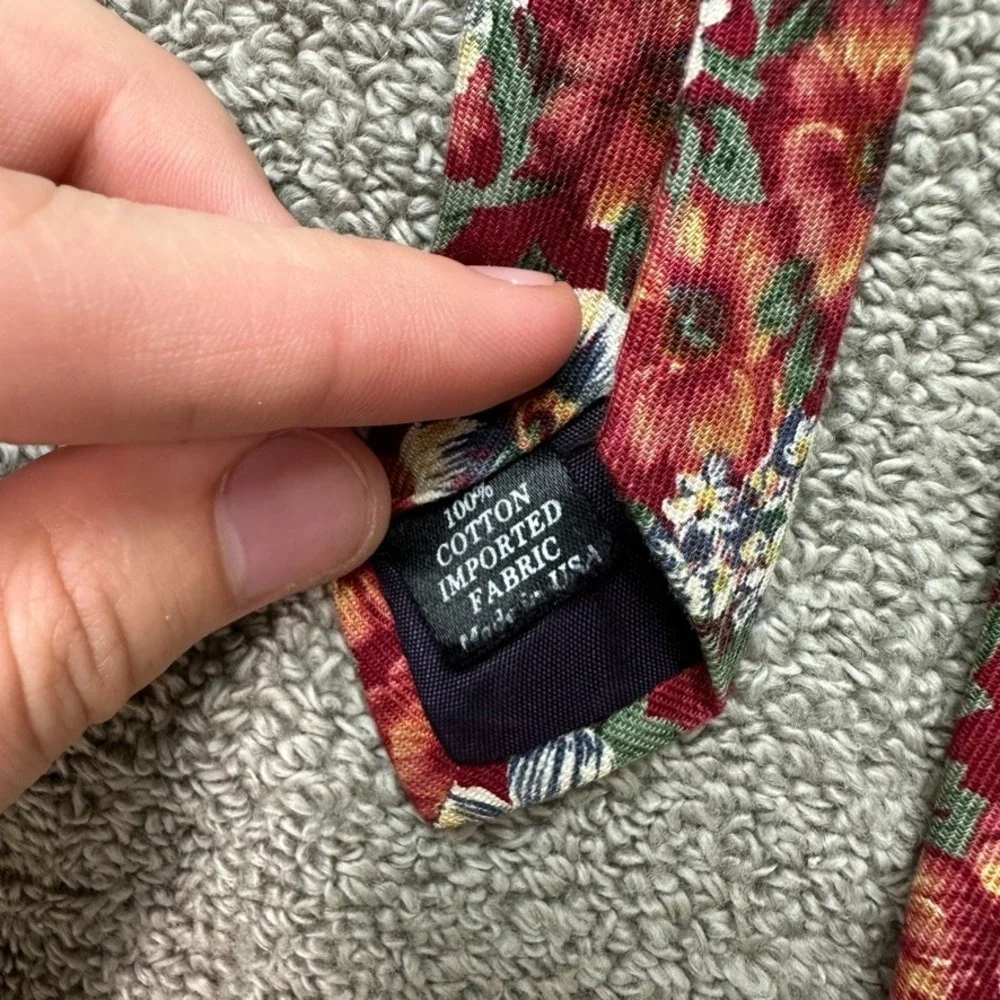 Brooks Brothers Mens Red Floral Cotton Necktie Made in USA Classic Width Tie